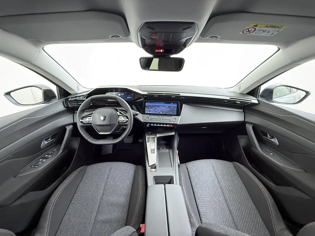 Business 145pk Hybrid Automaat | Demo | Navigatie | Camera achter | Cruise control adaptief | Lichtmatelan velgen | Automatische airco | Apple Carplay en Android auto