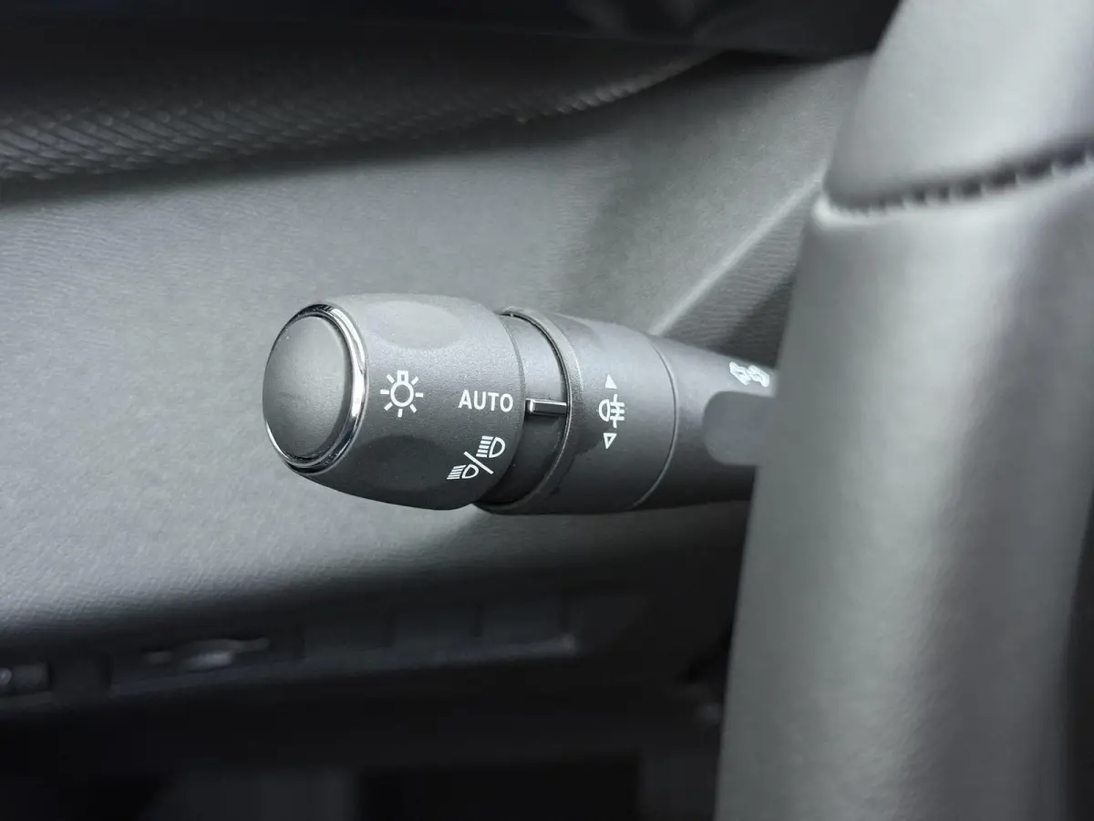 Business 145pk Hybrid Automaat | Demo | Navigatie | Camera achter | Cruise control adaptief | Lichtmatelan velgen | Automatische airco | Apple Carplay en Android auto