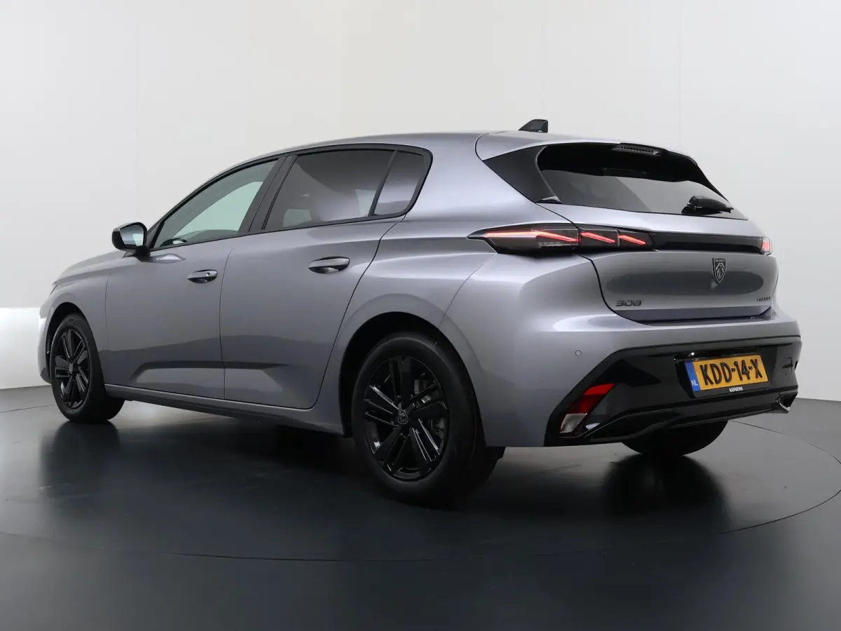 Business 145pk Hybrid Automaat | Demo | Navigatie | Camera achter | Cruise control adaptief | Lichtmatelan velgen | Automatische airco | Apple Carplay en Android auto