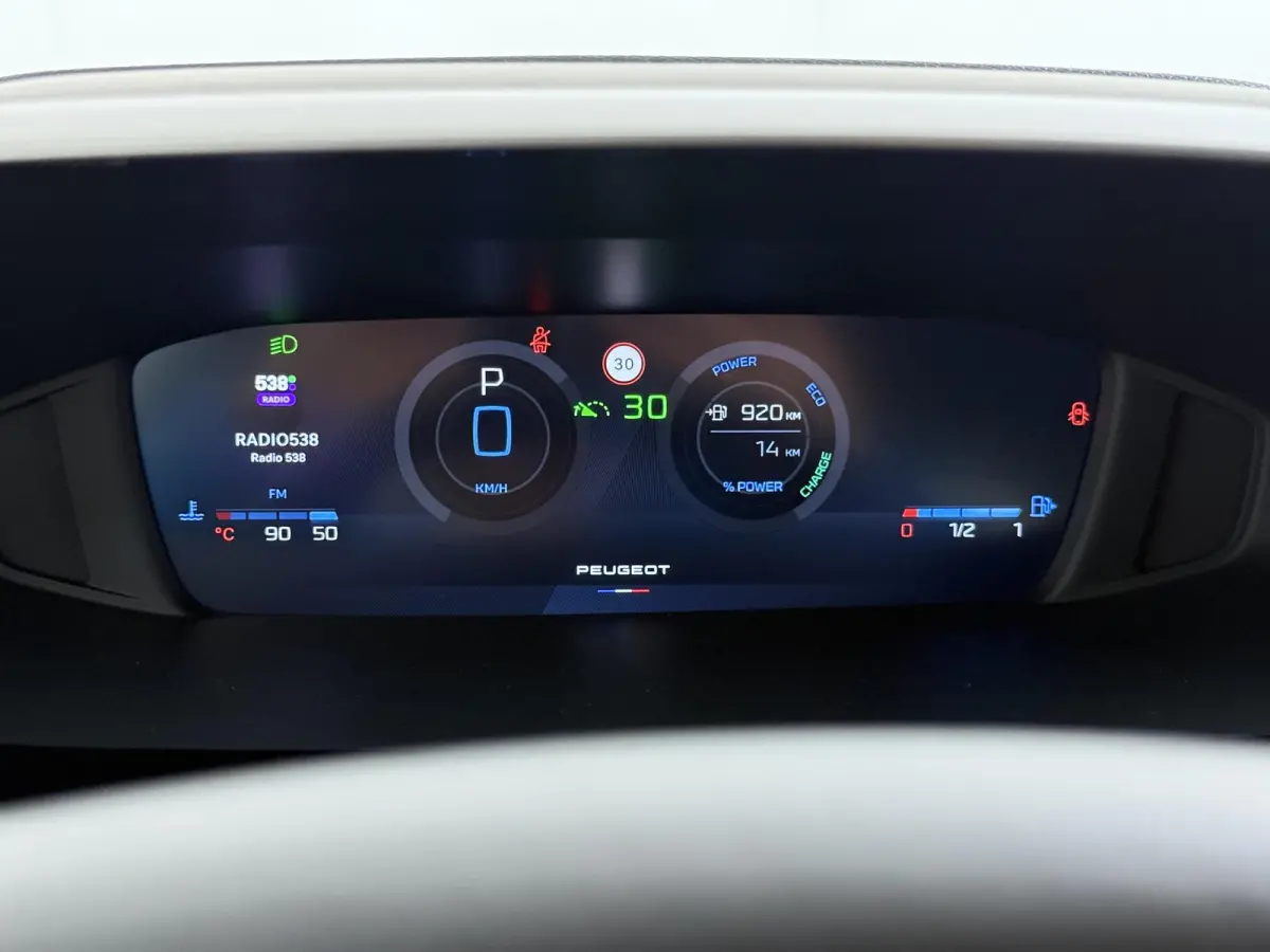 Business 145pk Hybrid Automaat | Demo | Navigatie | Camera achter | Cruise control adaptief | Lichtmatelan velgen | Automatische airco | Apple Carplay en Android auto