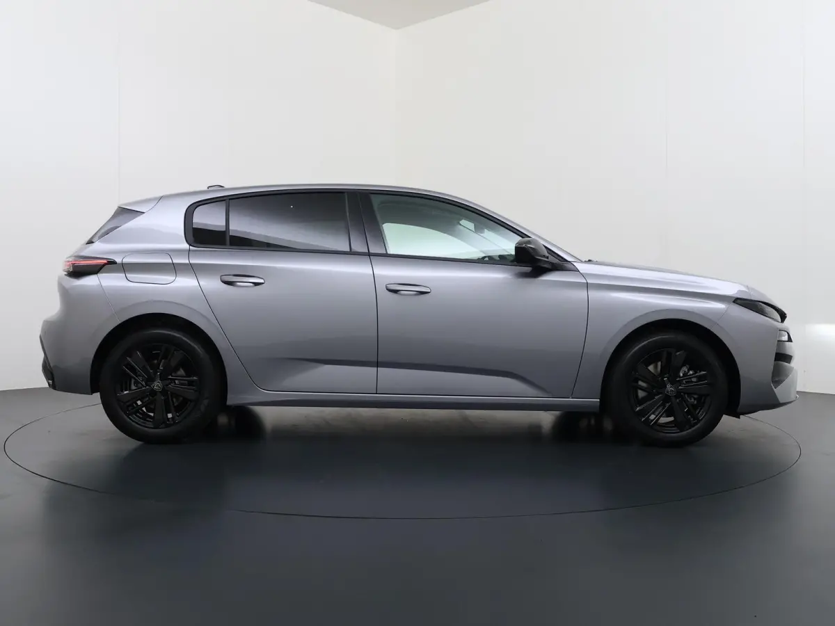 Business 145pk Hybrid Automaat | Demo | Navigatie | Camera achter | Cruise control adaptief | Lichtmatelan velgen | Automatische airco | Apple Carplay en Android auto