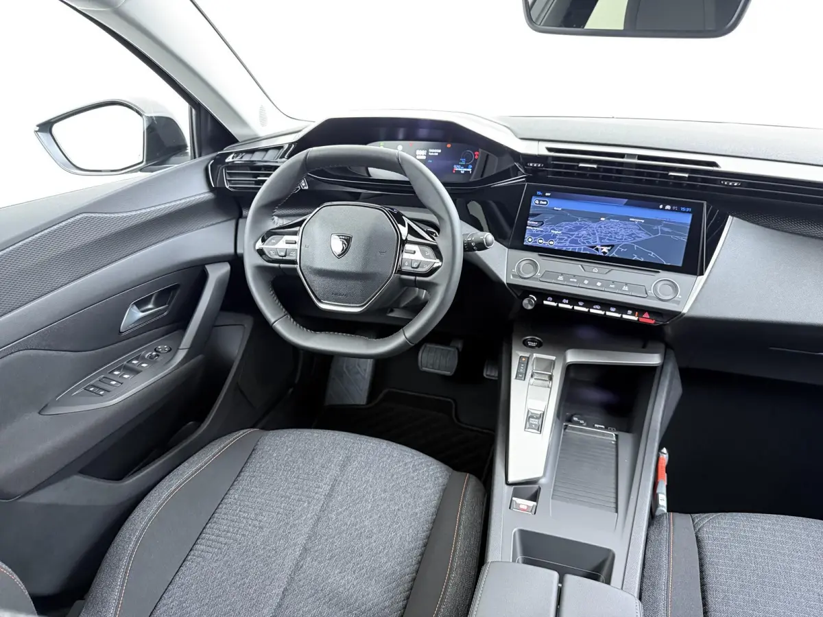 Business 145pk Hybrid Automaat | Demo | Navigatie | Camera achter | Cruise control adaptief | Lichtmatelan velgen | Automatische airco | Apple Carplay en Android auto