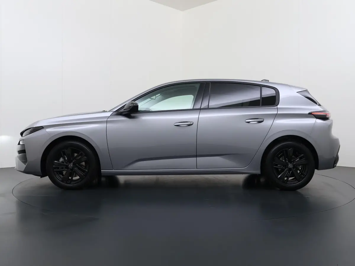 Business 145pk Hybrid Automaat | Demo | Navigatie | Camera achter | Cruise control adaptief | Lichtmatelan velgen | Automatische airco | Apple Carplay en Android auto