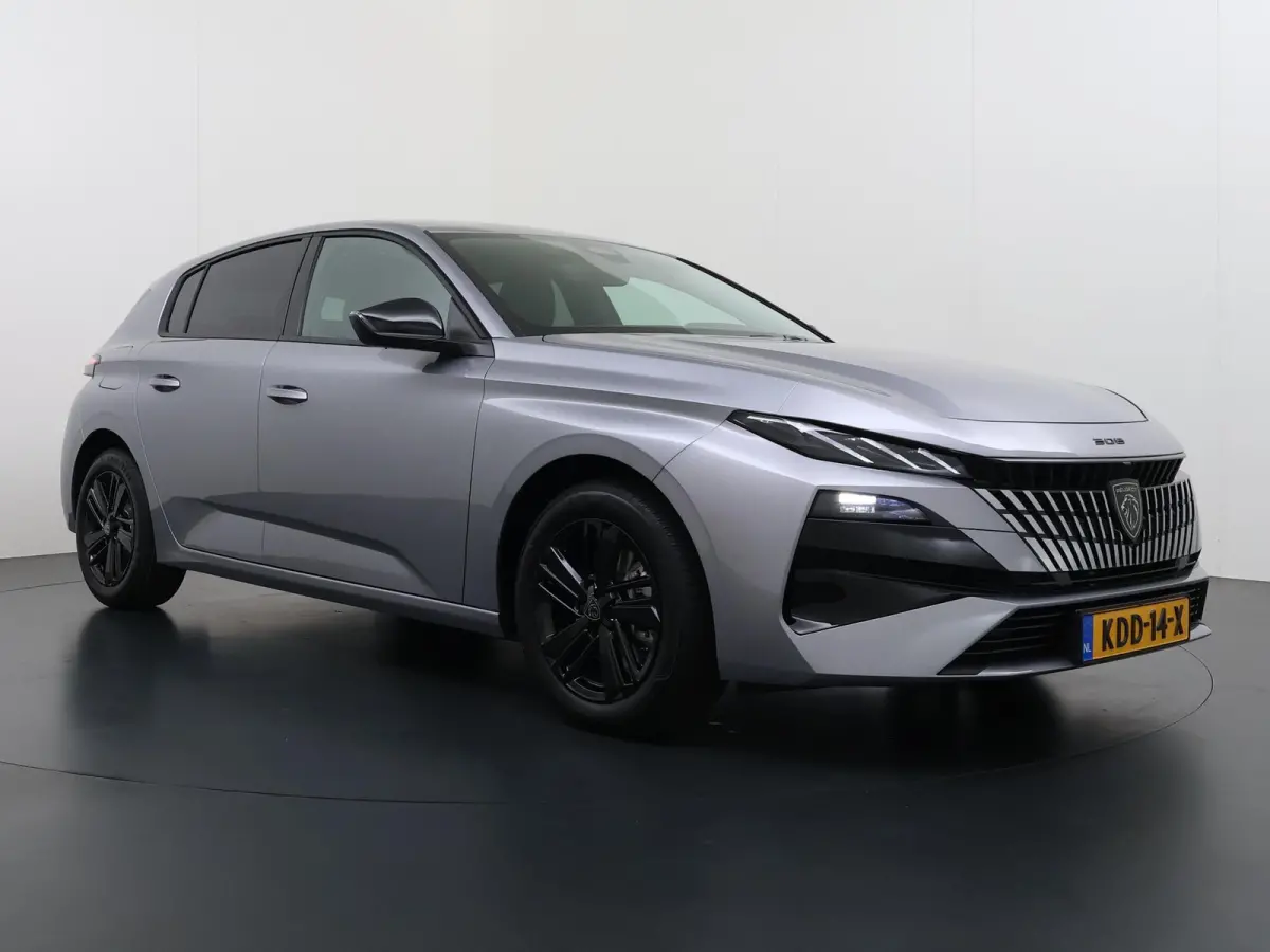 Business 145pk Hybrid Automaat | Demo | Navigatie | Camera achter | Cruise control adaptief | Lichtmatelan velgen | Automatische airco | Apple Carplay en Android auto