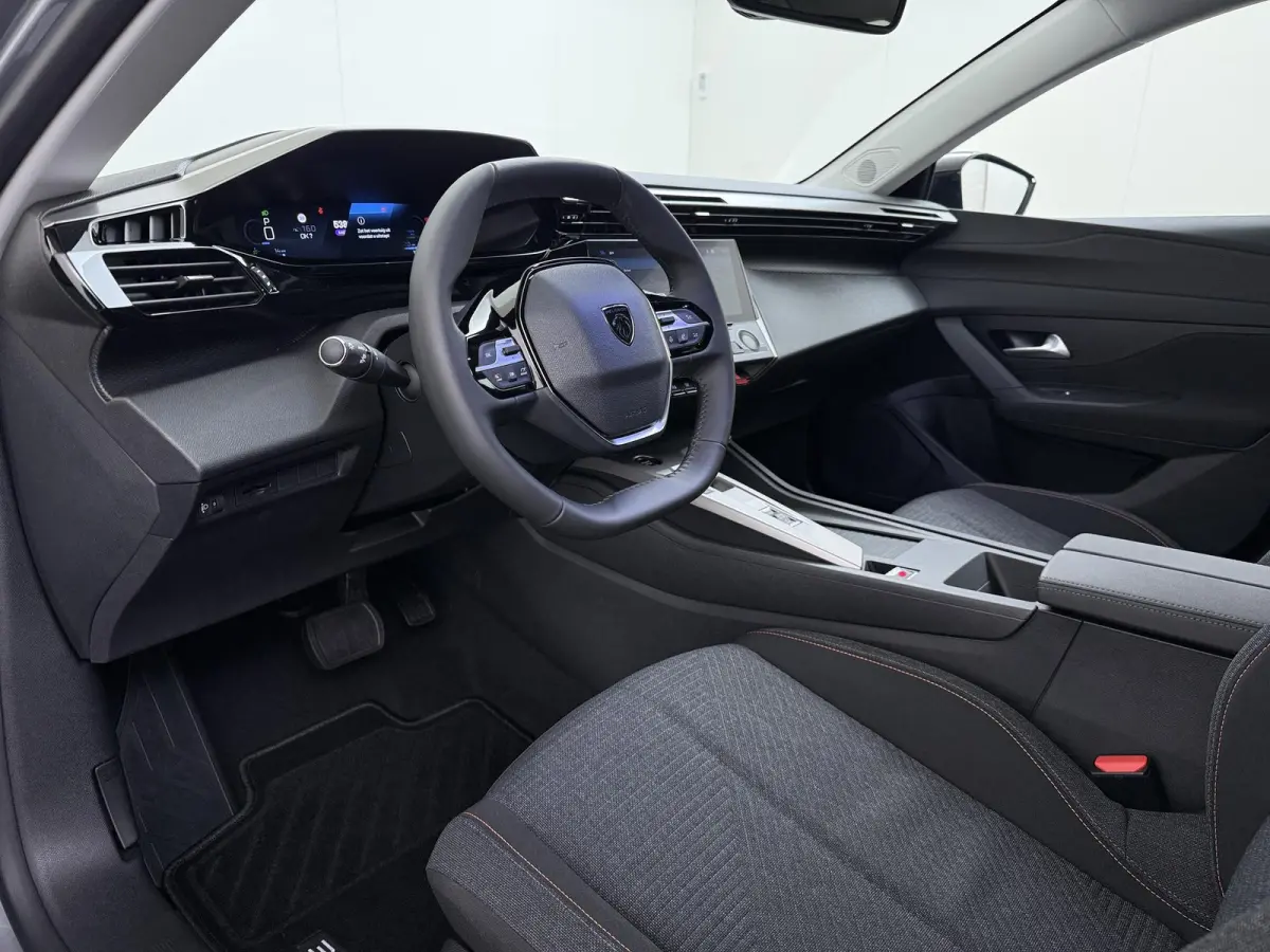 Business 145pk Hybrid Automaat | Demo | Navigatie | Camera achter | Cruise control adaptief | Lichtmatelan velgen | Automatische airco | Apple Carplay en Android auto