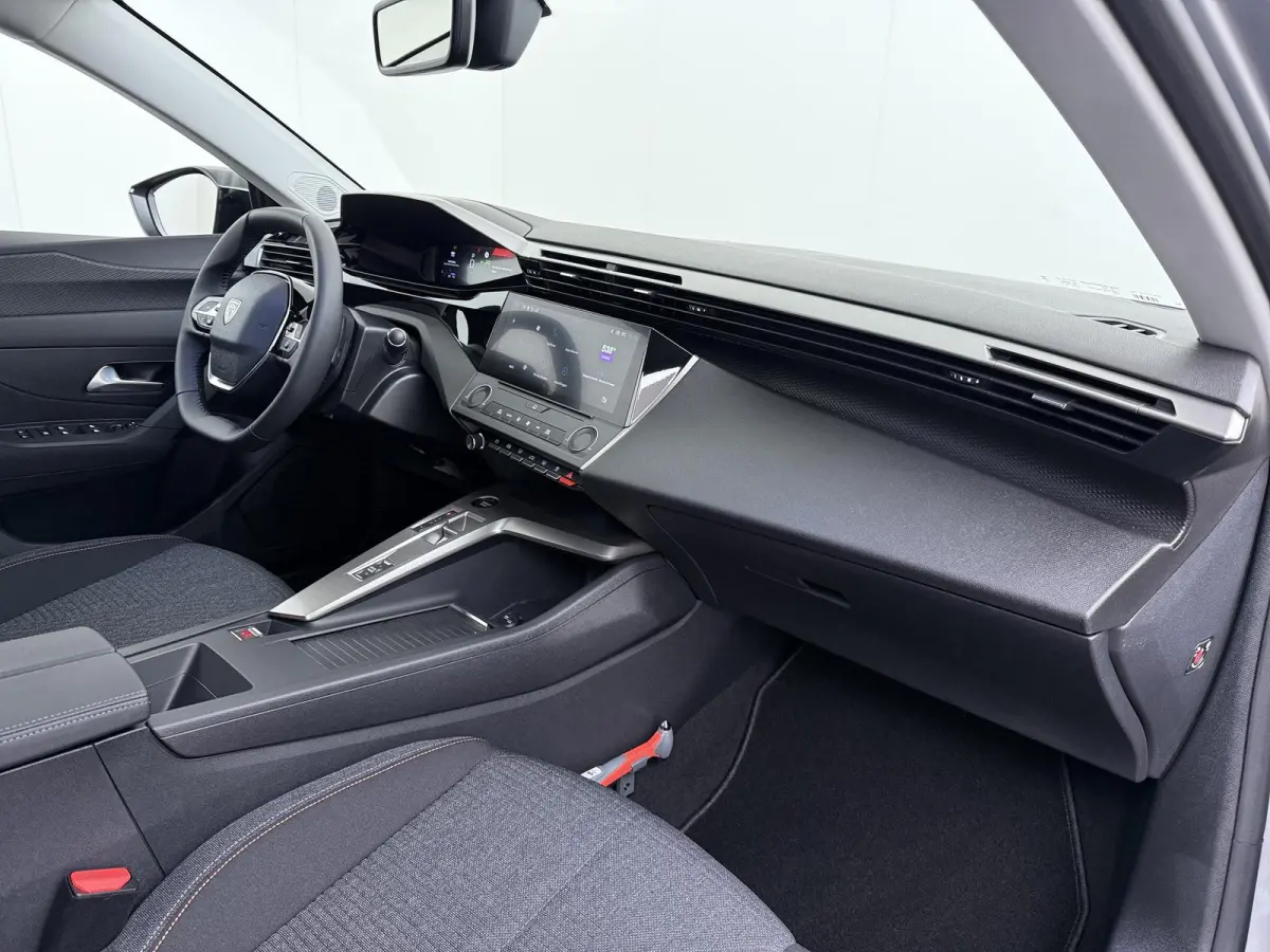 Business 145pk Hybrid Automaat | Demo | Navigatie | Camera achter | Cruise control adaptief | Lichtmatelan velgen | Automatische airco | Apple Carplay en Android auto