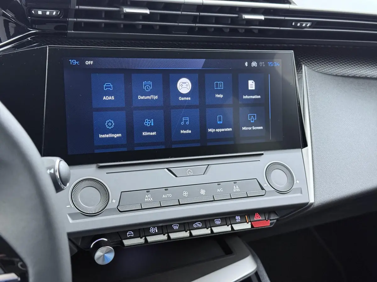 Business 145pk Hybrid Automaat | Demo | Navigatie | Camera achter | Cruise control adaptief | Lichtmatelan velgen | Automatische airco | Apple Carplay en Android auto