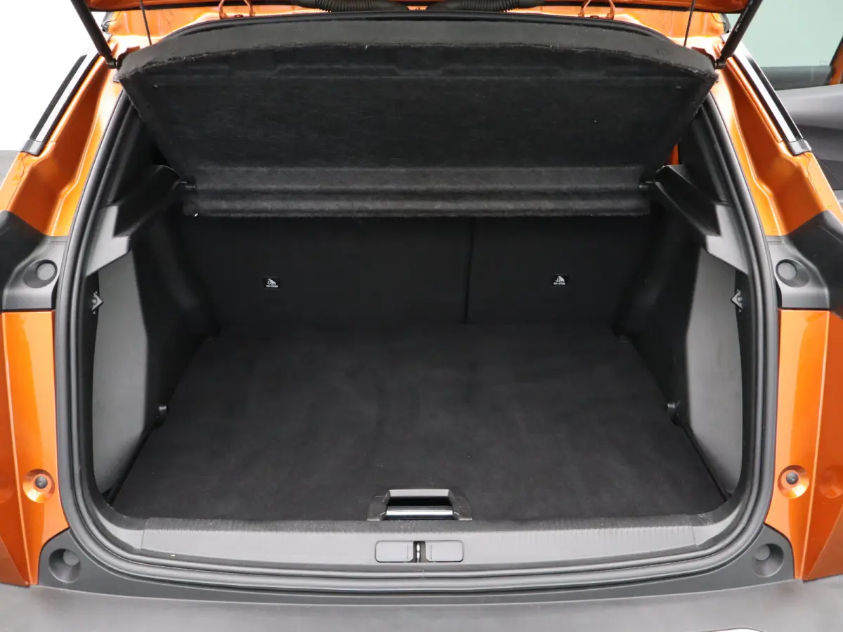 1.2 PureTech GT Camera | Trekhaak | Parkeersensoren | Cruise Control | Apple Carplay/Android Auto | 17" Lichtmetalen Velgen