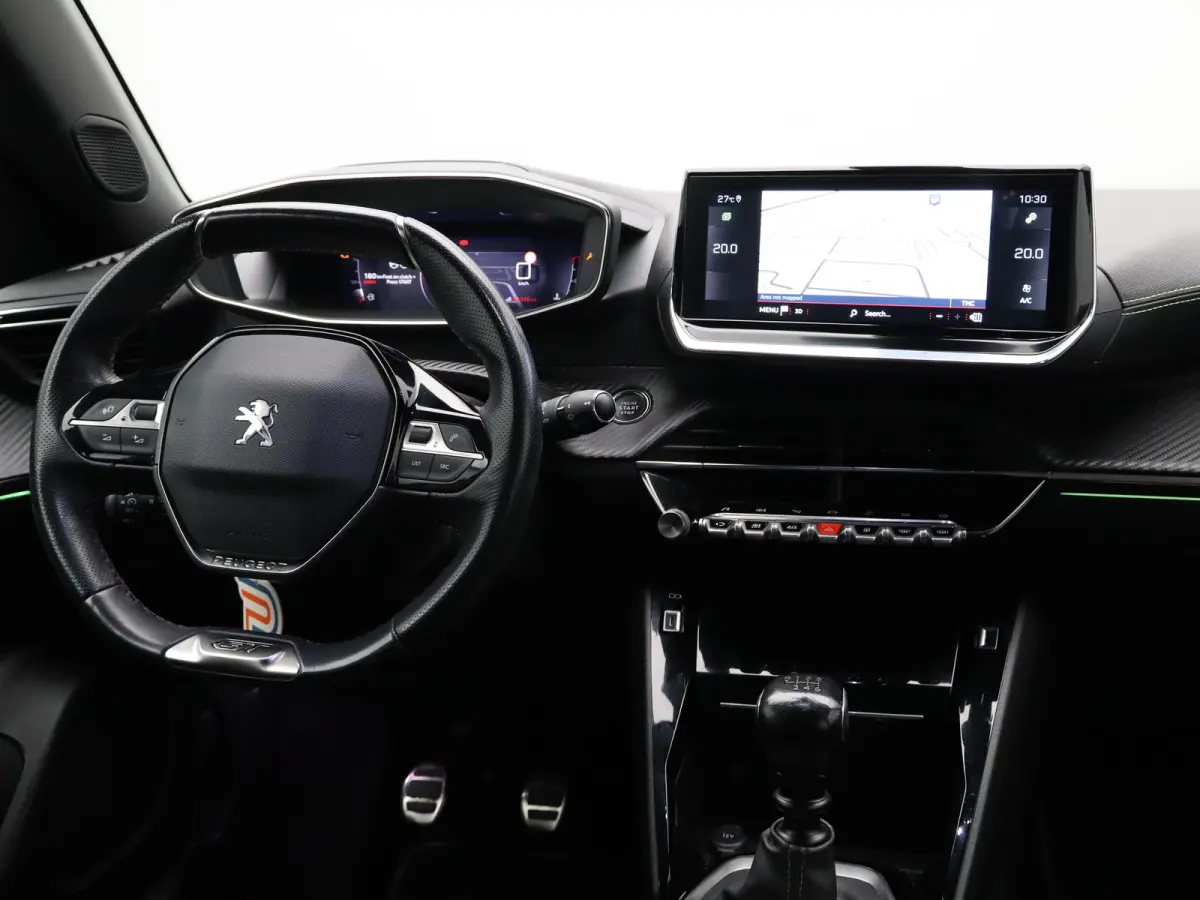 1.2 PureTech GT Camera | Trekhaak | Parkeersensoren | Cruise Control | Apple Carplay/Android Auto | 17" Lichtmetalen Velgen
