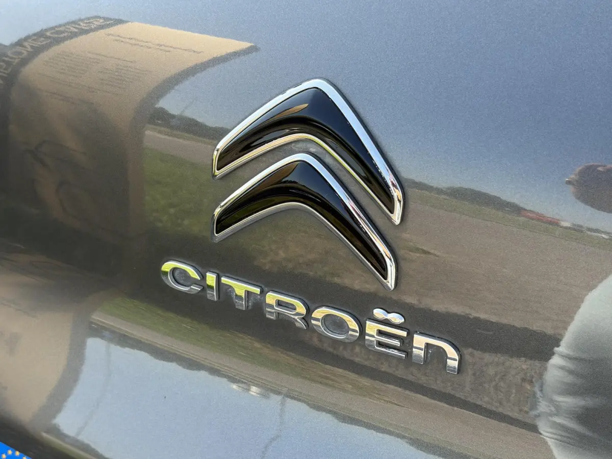 1.2 PureTech S&S Feel D-riem vv in 2025,2e Eigenaar,Navi,Carplay,Clima,Cruise,Pdc,Rijstrooksensor,N.A.P,Apk tot 03-2028