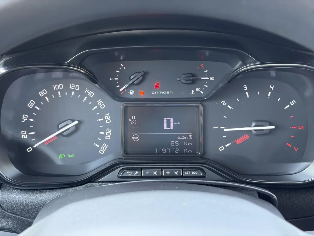 1.2 PureTech S&S Feel D-riem vv in 2025,2e Eigenaar,Navi,Carplay,Clima,Cruise,Pdc,Rijstrooksensor,N.A.P,Apk tot 03-2028