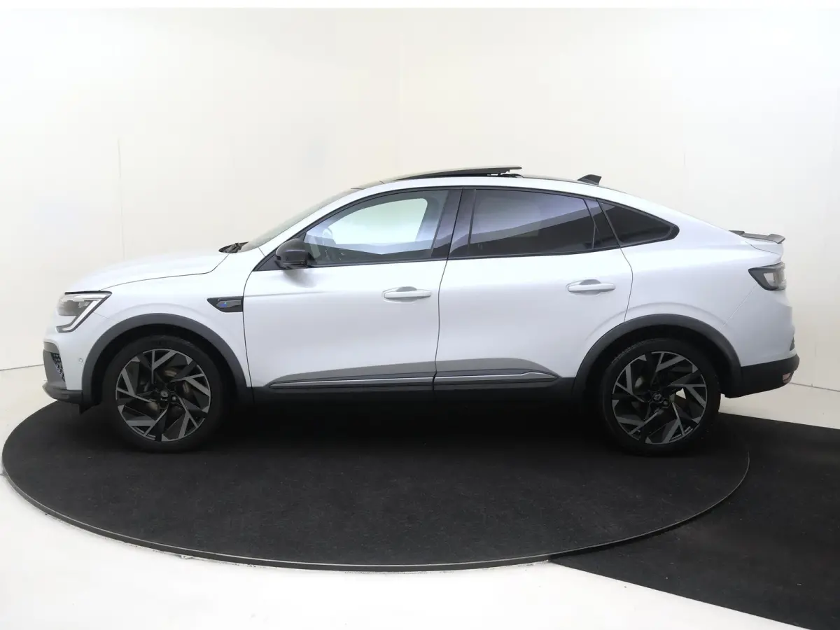 1.6 E-Tech full hybrid 145 esprit Alpine | PANORAMADAK | 360 CAMERA | LEDER | STOELVERWARMING | TREKHAAK | CRUISE CONTROL | CLIMATE CONTROL | LED VERLICHTING | LICHTMETALEN VELGEN |