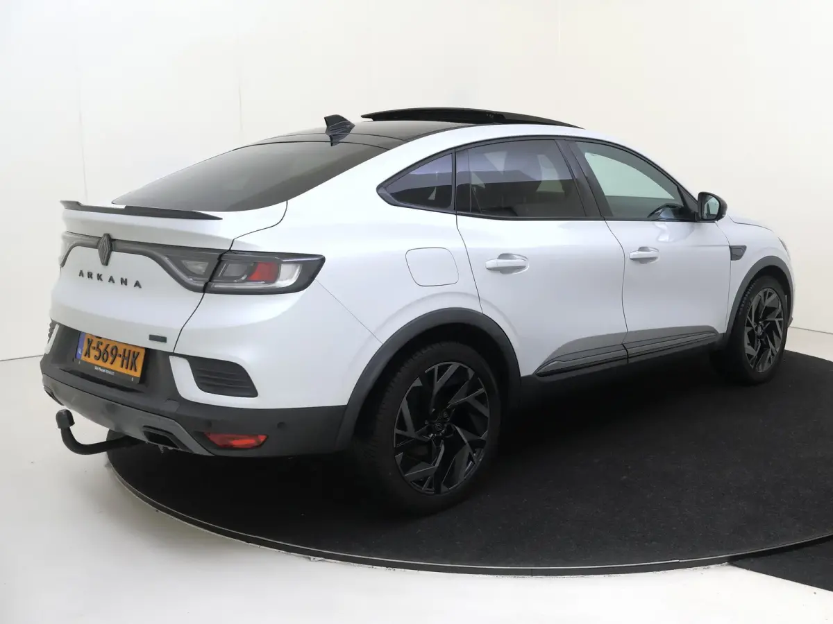 1.6 E-Tech full hybrid 145 esprit Alpine | PANORAMADAK | 360 CAMERA | LEDER | STOELVERWARMING | TREKHAAK | CRUISE CONTROL | CLIMATE CONTROL | LED VERLICHTING | LICHTMETALEN VELGEN |