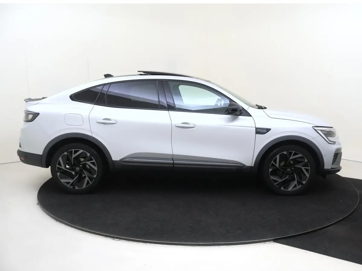 1.6 E-Tech full hybrid 145 esprit Alpine | PANORAMADAK | 360 CAMERA | LEDER | STOELVERWARMING | TREKHAAK | CRUISE CONTROL | CLIMATE CONTROL | LED VERLICHTING | LICHTMETALEN VELGEN |