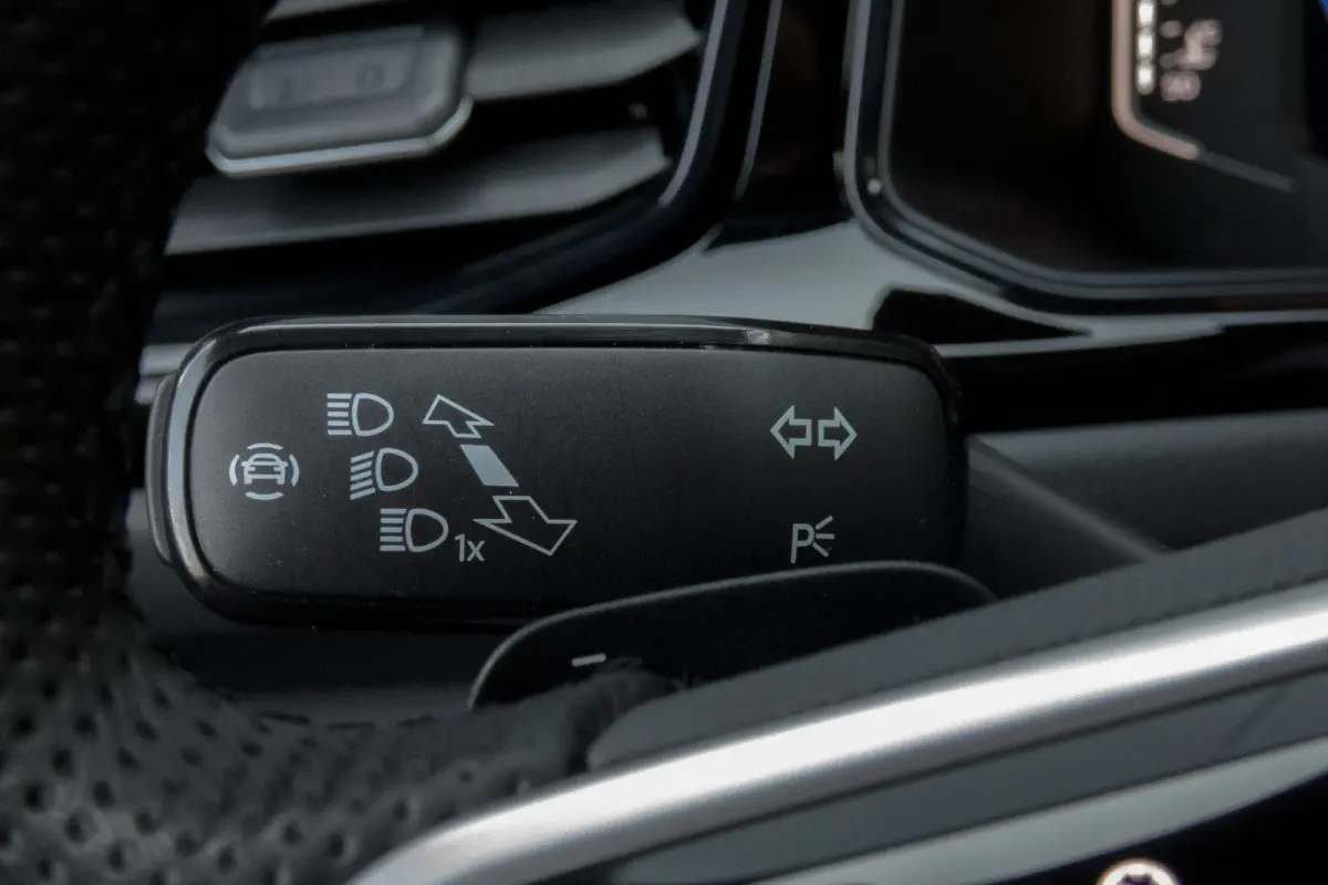 1.5 TSI R-Line | ACC | Stoel & Stuurverwarming | Apple Carplay | Black Style