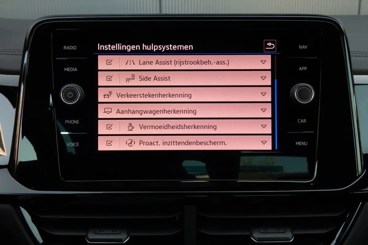 1.5 TSI R-Line | ACC | Stoel & Stuurverwarming | Apple Carplay | Black Style
