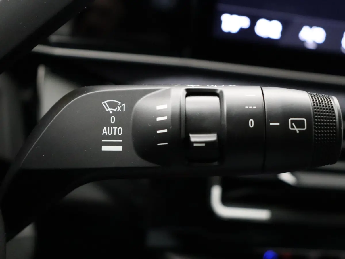 comfort range techno 52 kWh | Vijf jaar garantie | Stoel- en stuurwielverwarming | Blind spot warning | Easy park assist |