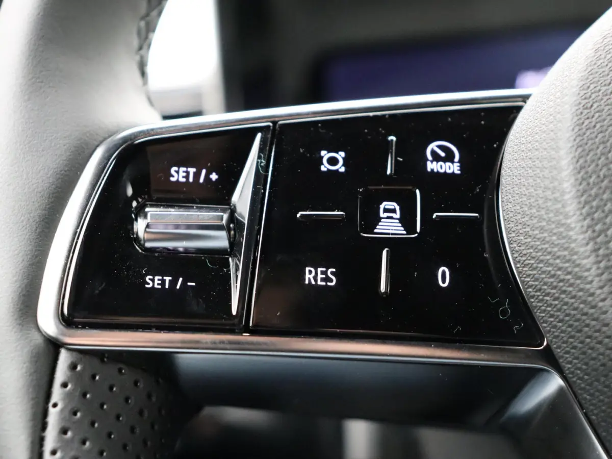 comfort range techno 52 kWh | Vijf jaar garantie | Stoel- en stuurwielverwarming | Blind spot warning | Easy park assist |