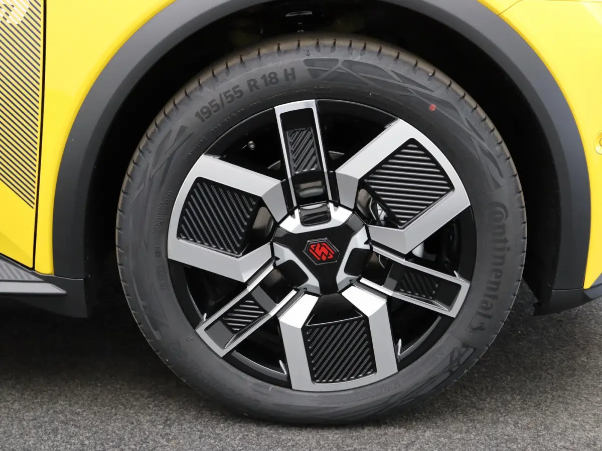 comfort range techno 52 kWh | Vijf jaar garantie | Stoel- en stuurwielverwarming | Blind spot warning | Easy park assist |