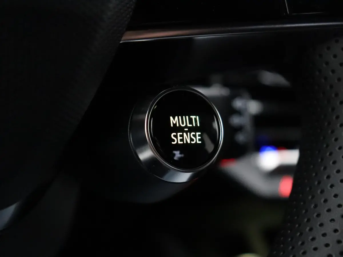 comfort range techno 52 kWh | Vijf jaar garantie | Stoel- en stuurwielverwarming | Blind spot warning | Easy park assist |