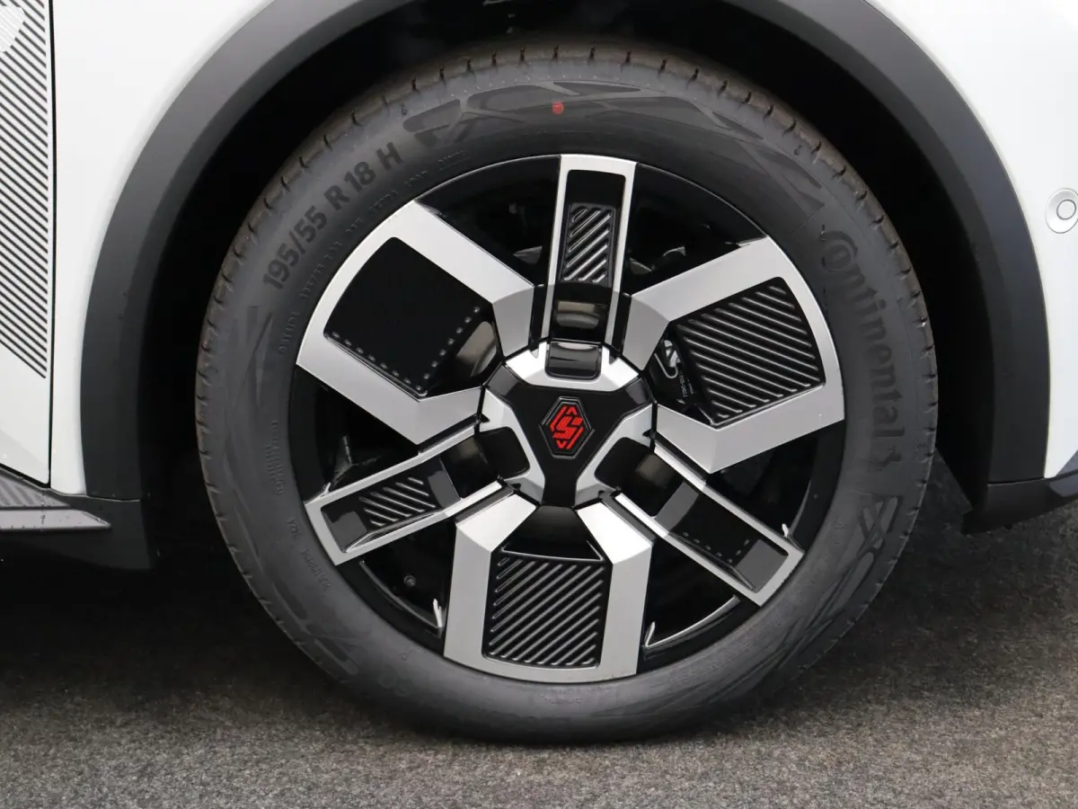 comfort range techno 52 kWh | Vijf jaar garantie | Stoel- en stuurwielverwarming | Blind spot warning | Easy park assist |