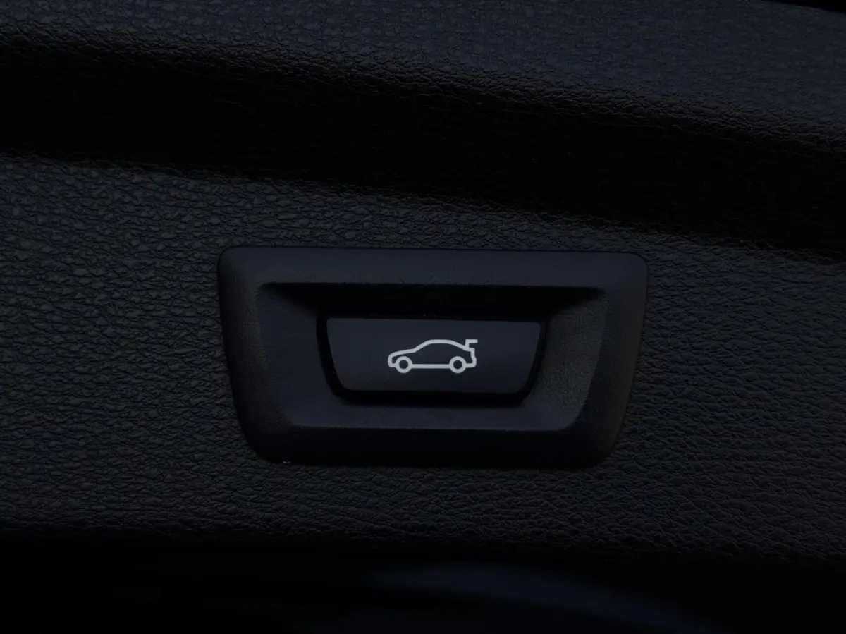 sDrive20i High Executive M Sport NL AUTO|LEDER|HEAD UP