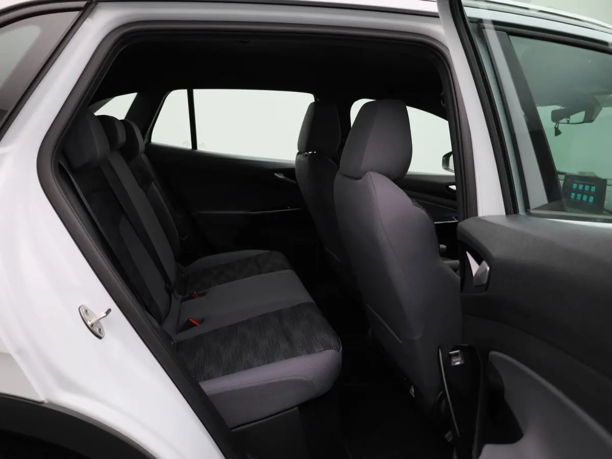 Pro 77 kWh 204 PK| Dealeronderhouden | Navigatie Pro | Voorruit Draadloos Verwarmbaar | Parkeersensoren | Adaptieve Cruise Control