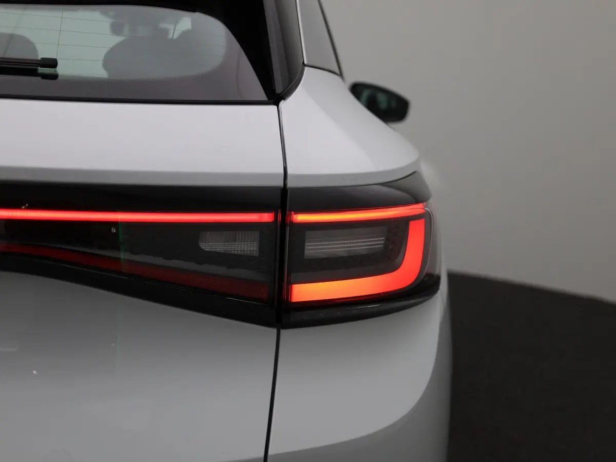 Pro 77 kWh 204 PK| Dealeronderhouden | Navigatie Pro | Voorruit Draadloos Verwarmbaar | Parkeersensoren | Adaptieve Cruise Control