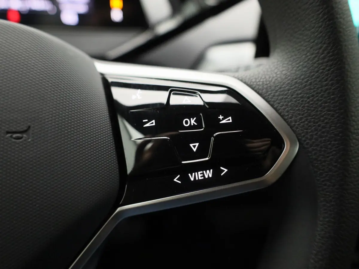 Pro 77 kWh 204 PK| Dealeronderhouden | Navigatie Pro | Voorruit Draadloos Verwarmbaar | Parkeersensoren | Adaptieve Cruise Control