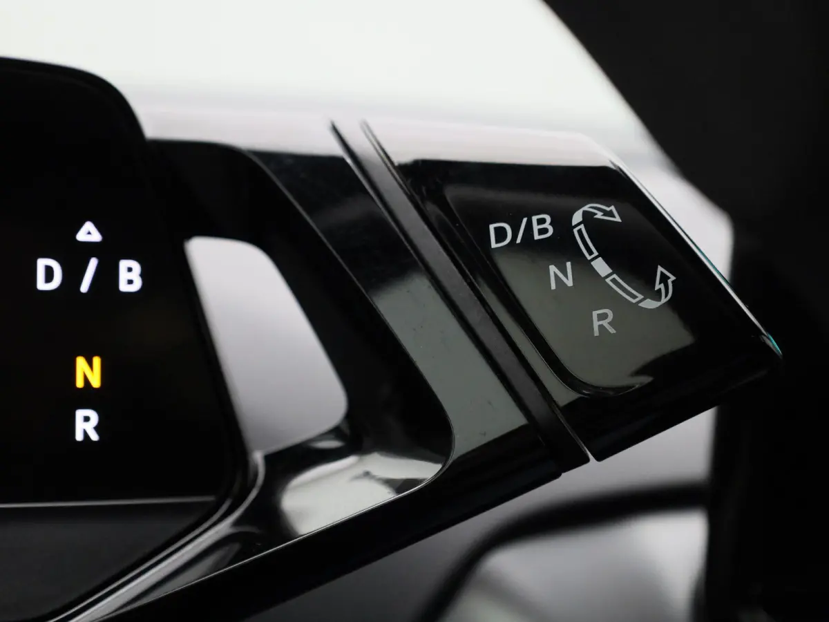 Pro 77 kWh 204 PK| Dealeronderhouden | Navigatie Pro | Voorruit Draadloos Verwarmbaar | Parkeersensoren | Adaptieve Cruise Control