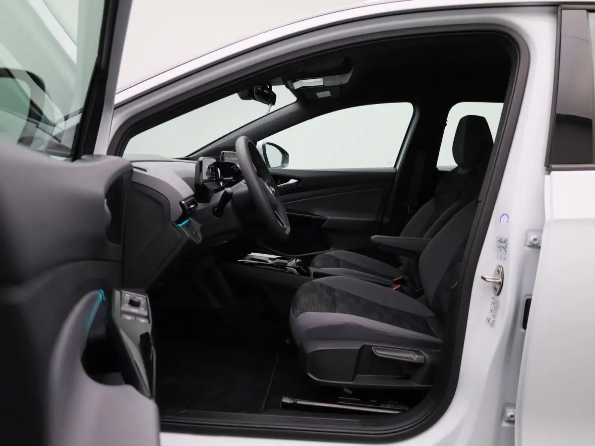 Pro 77 kWh 204 PK| Dealeronderhouden | Navigatie Pro | Voorruit Draadloos Verwarmbaar | Parkeersensoren | Adaptieve Cruise Control