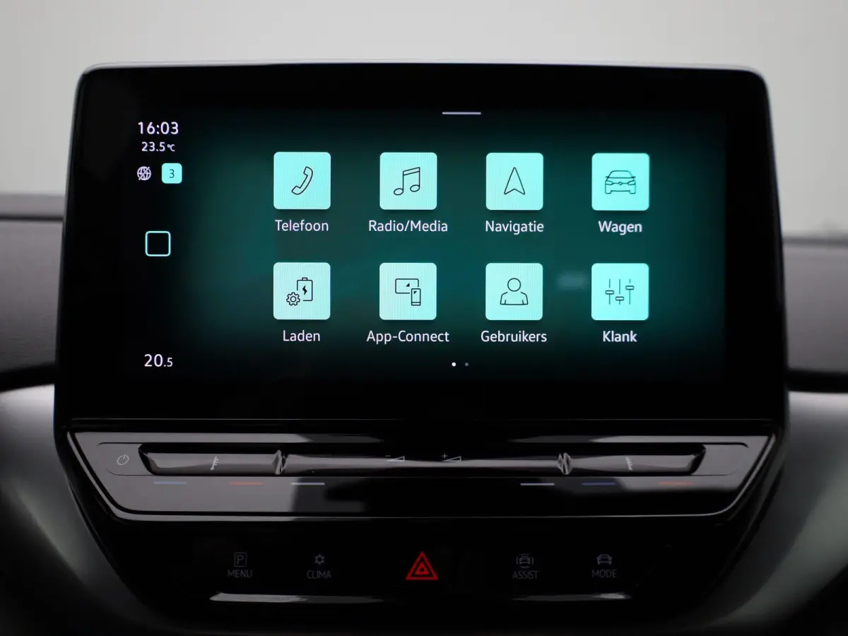 Pro 77 kWh 204 PK| Dealeronderhouden | Navigatie Pro | Voorruit Draadloos Verwarmbaar | Parkeersensoren | Adaptieve Cruise Control