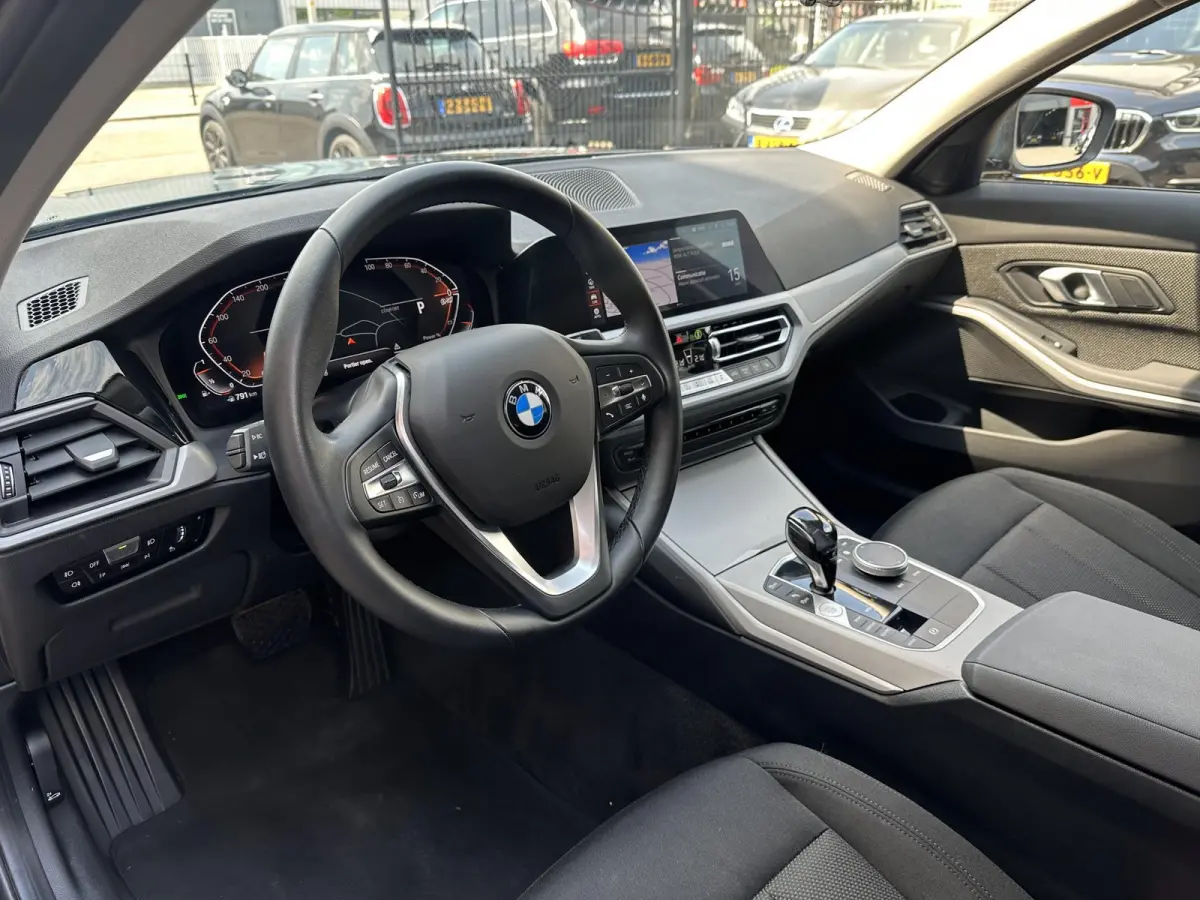 318i Panodak|AfnTrekhaak|HiFi|Camera BMW 3-serie Touring 318i High Executive