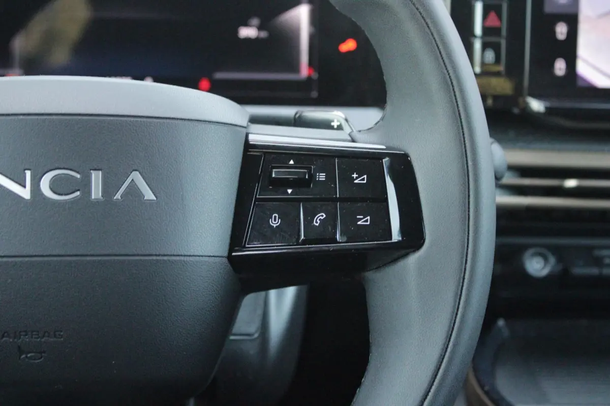 1.2 Hybrid 110PK AUTOMAAT LX | CAMERA VOOR + ACHTER | PARKEERSENSOREN VOOR + ACHTER | DRIVE PACK: ADAPTIVE CRUISE CONTROL/DODEHOEK DETECTIE/ELEKTRISCH INKLAPBARE BUITENSPIEGELS/SPROTIEF STUU
