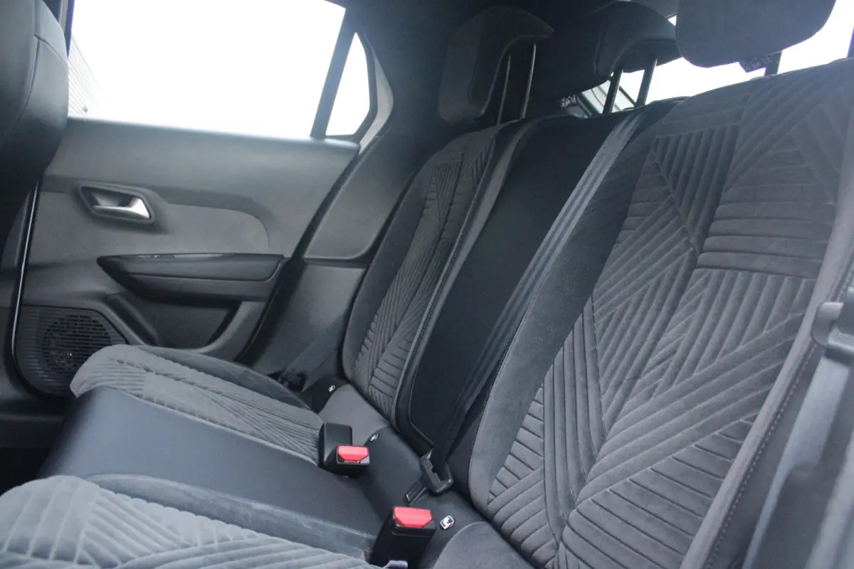 1.2 Hybrid 110PK AUTOMAAT LX | CAMERA VOOR + ACHTER | PARKEERSENSOREN VOOR + ACHTER | DRIVE PACK: ADAPTIVE CRUISE CONTROL/DODEHOEK DETECTIE/ELEKTRISCH INKLAPBARE BUITENSPIEGELS/SPROTIEF STUU