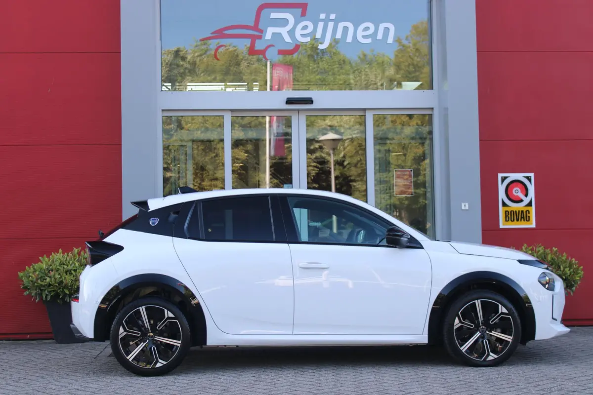 1.2 Hybrid 110PK AUTOMAAT LX | CAMERA VOOR + ACHTER | PARKEERSENSOREN VOOR + ACHTER | DRIVE PACK: ADAPTIVE CRUISE CONTROL/DODEHOEK DETECTIE/ELEKTRISCH INKLAPBARE BUITENSPIEGELS/SPROTIEF STUU