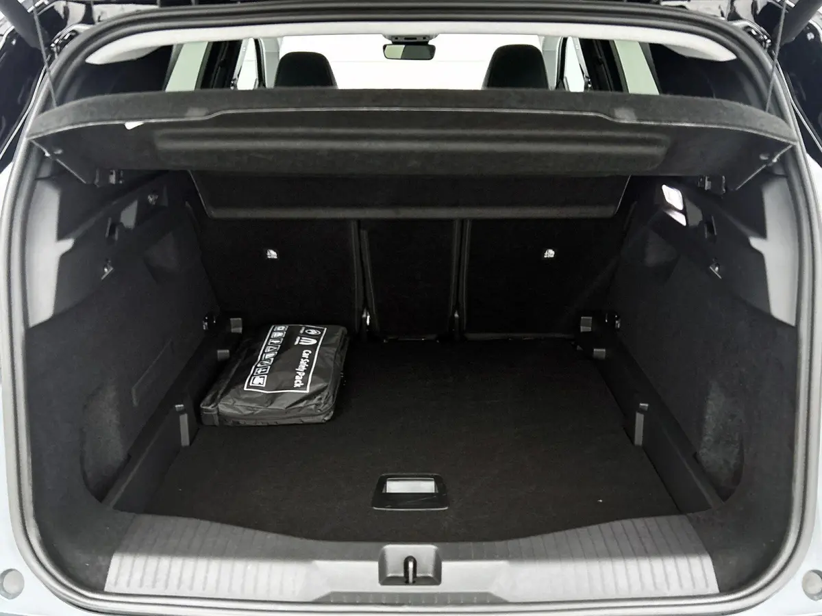 SUV Business Hybrid 145pk Automaat | DEMO | Navigatie | 360 graden camera | Head-up display | Elektrische achterklep | 19" lichtmetalen velgen | Adaptive cruise control | Draadloze telefoonl