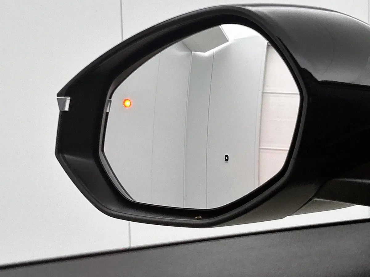 SUV Business Hybrid 145pk Automaat | DEMO | Navigatie | 360 graden camera | Head-up display | Elektrische achterklep | 19" lichtmetalen velgen | Adaptive cruise control | Draadloze telefoonl