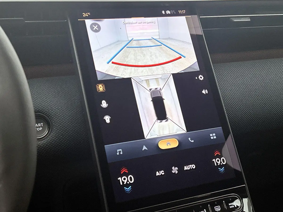 SUV Business Hybrid 145pk Automaat | DEMO | Navigatie | 360 graden camera | Head-up display | Elektrische achterklep | 19" lichtmetalen velgen | Adaptive cruise control | Draadloze telefoonl