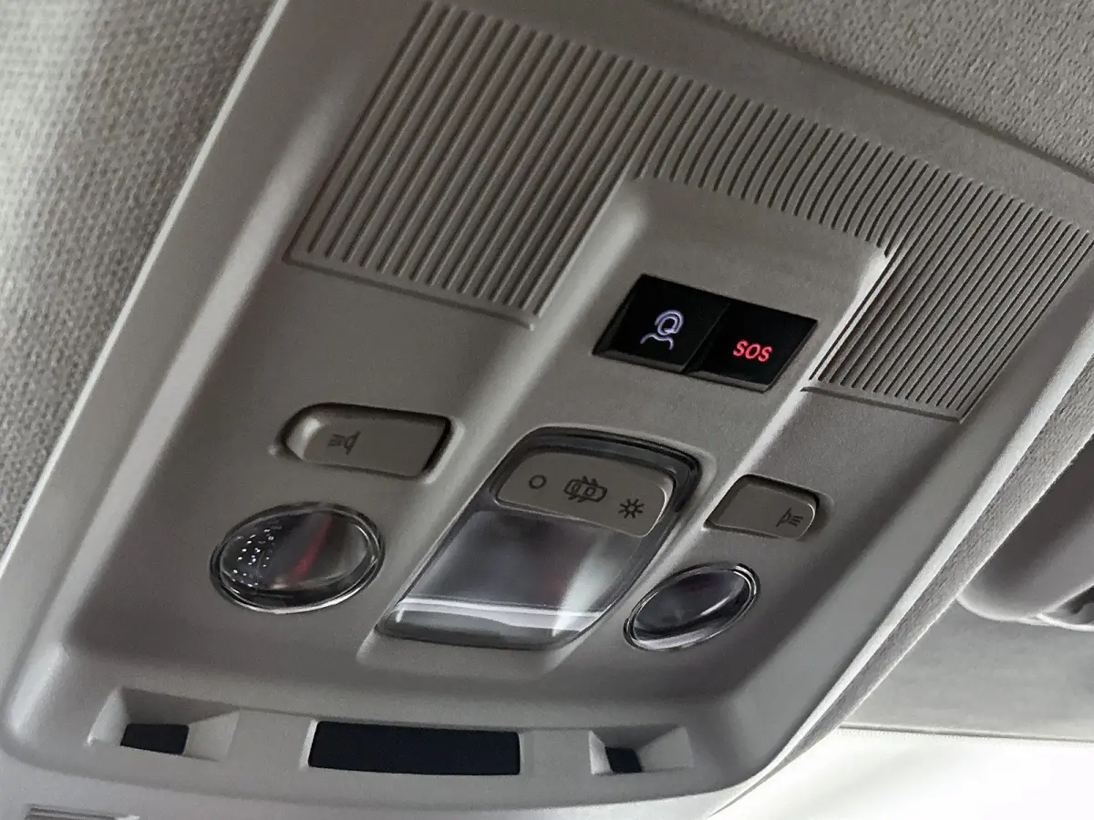 SUV Business Hybrid 145pk Automaat | DEMO | Navigatie | 360 graden camera | Head-up display | Elektrische achterklep | 19" lichtmetalen velgen | Adaptive cruise control | Draadloze telefoonl