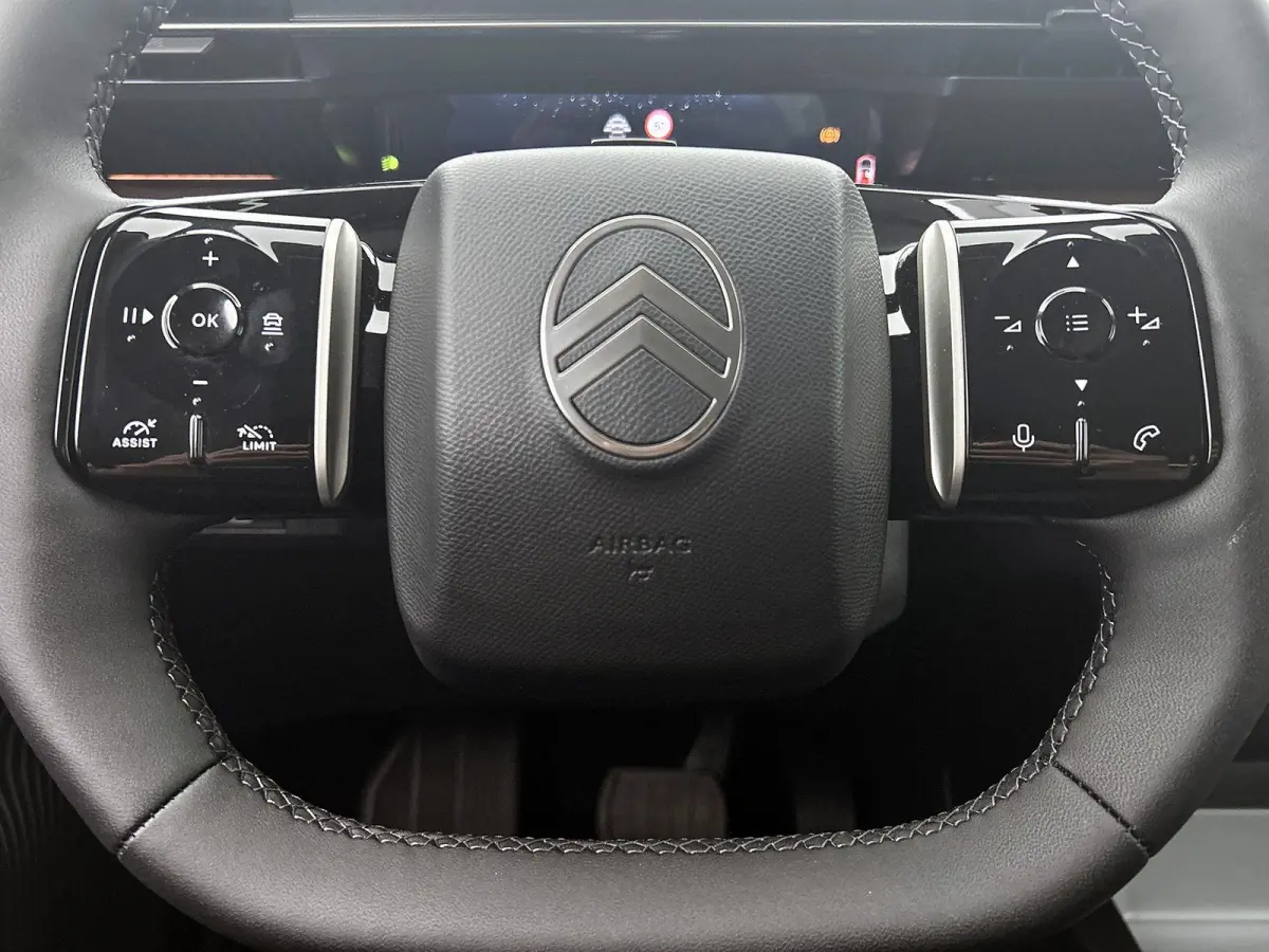 SUV Business Hybrid 145pk Automaat | DEMO | Navigatie | 360 graden camera | Head-up display | Elektrische achterklep | 19" lichtmetalen velgen | Adaptive cruise control | Draadloze telefoonl