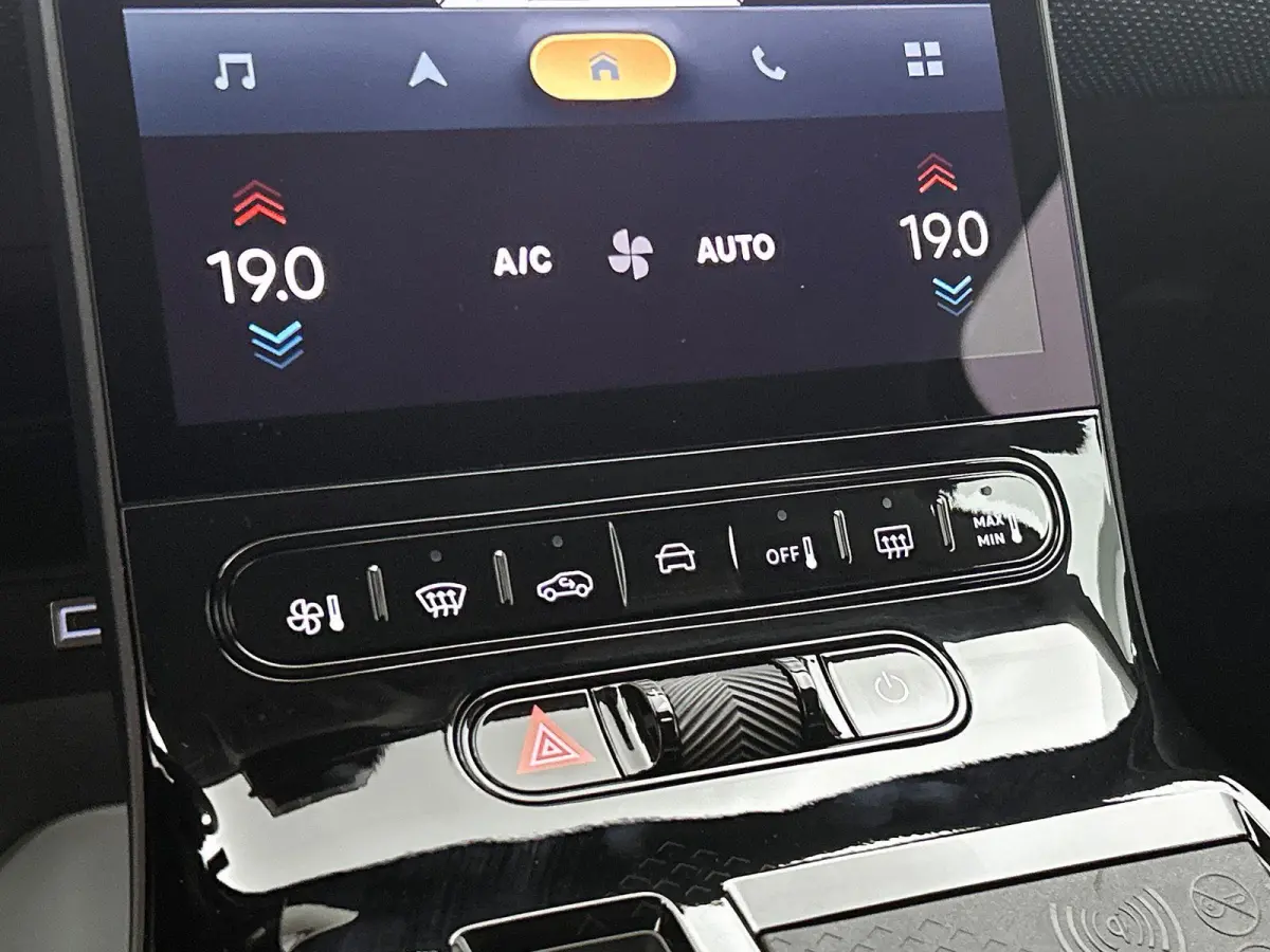 SUV Business Hybrid 145pk Automaat | DEMO | Navigatie | 360 graden camera | Head-up display | Elektrische achterklep | 19" lichtmetalen velgen | Adaptive cruise control | Draadloze telefoonl