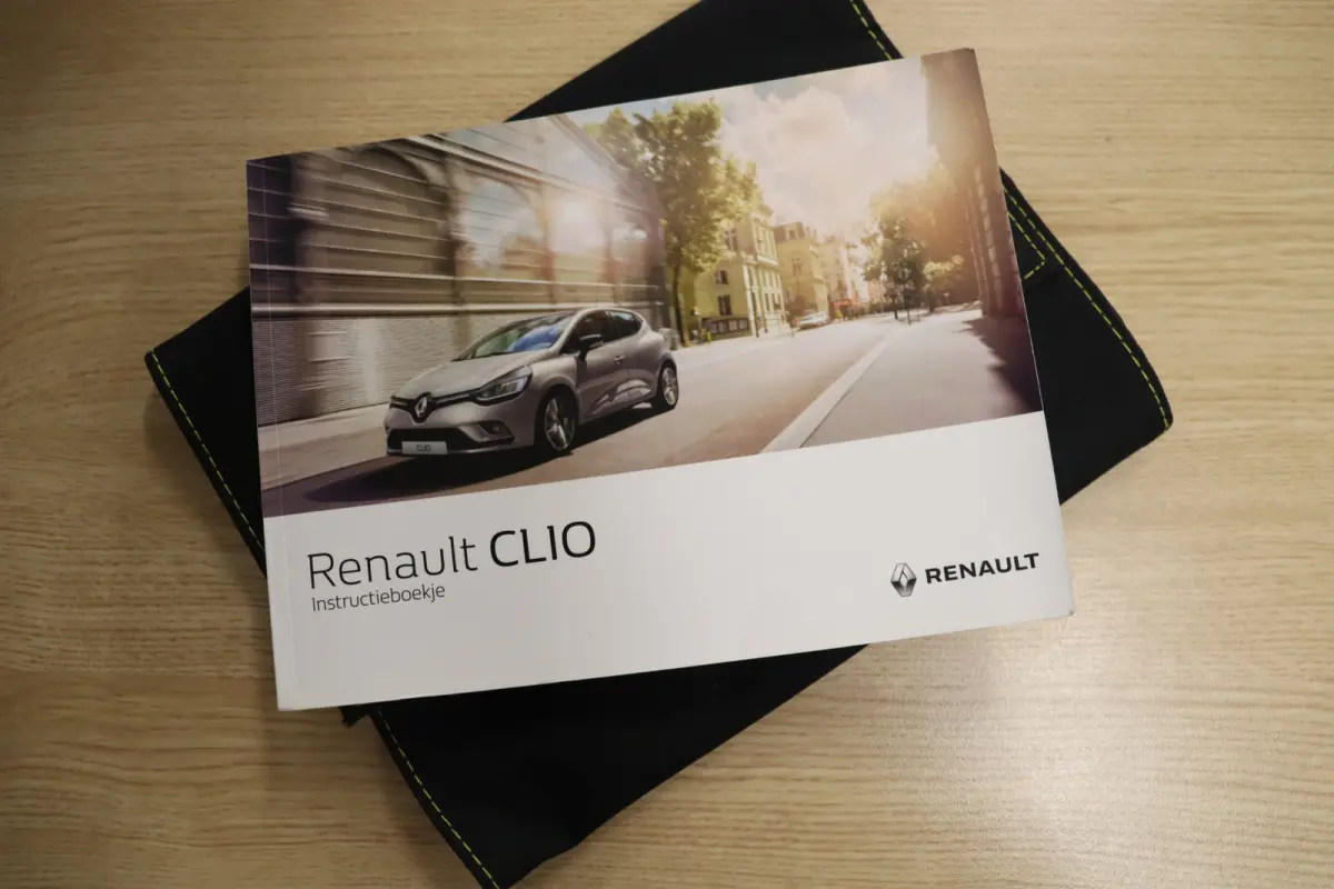 0.9 TCe Limited, Apple Carplay, Airco, Cruise, PDC A, Navi, Prijs is Rijklaar Inclusief 6 Maanden Garantie