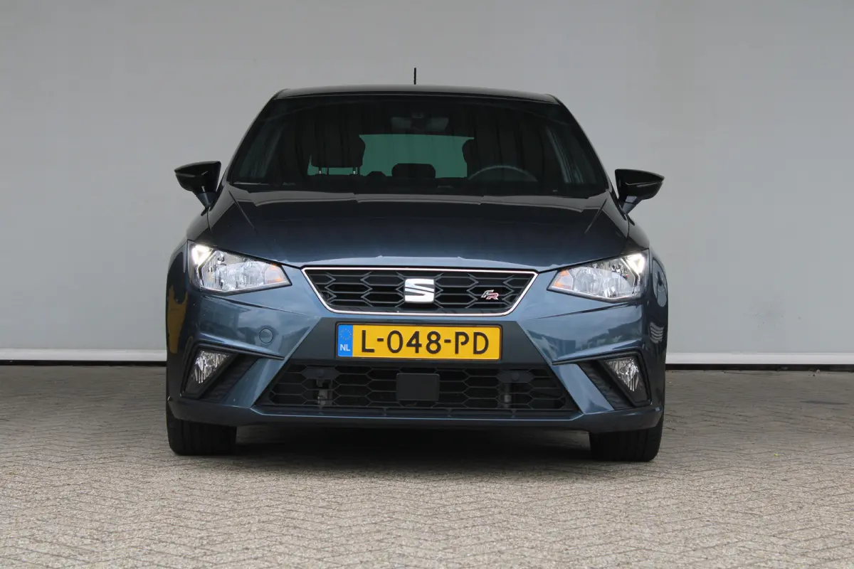 1.0 EcoTSI FR Business Intense | Navigatiesysteem | Climate control | Achteruitrijcamera | Apple carplay |