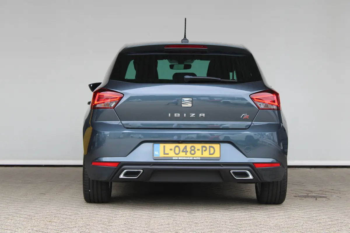 1.0 EcoTSI FR Business Intense | Navigatiesysteem | Climate control | Achteruitrijcamera | Apple carplay |