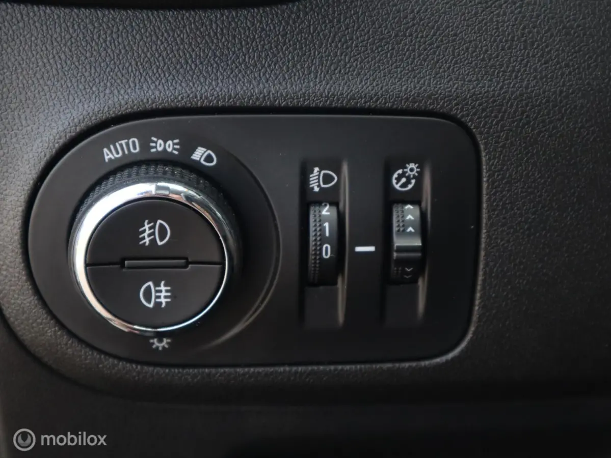 1.2 Turbo 110 PK AUTOMAAT Navigatie|Trekhaak|PDC|LMV|Carplay