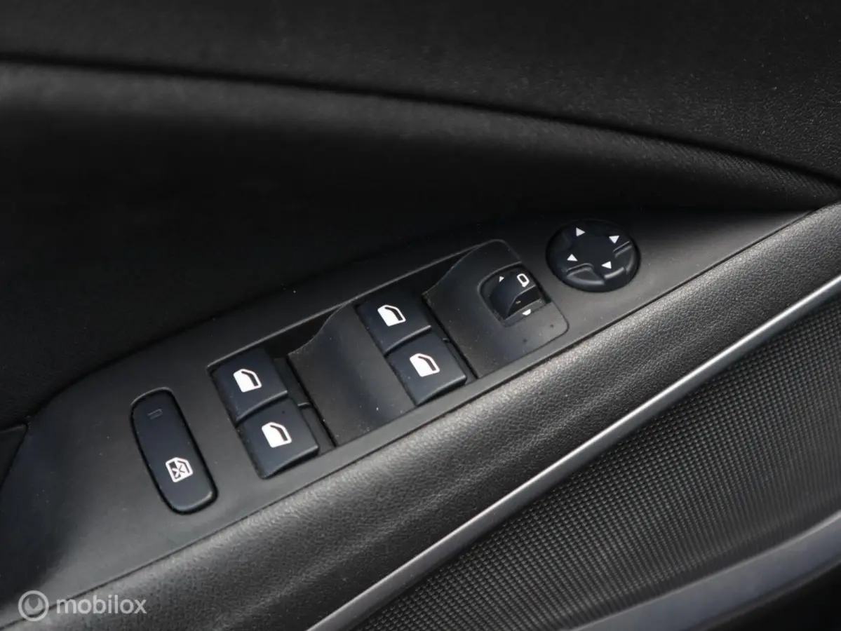 1.2 Turbo 110 PK AUTOMAAT Navigatie|Trekhaak|PDC|LMV|Carplay