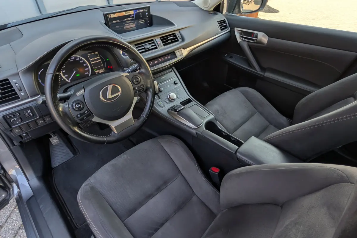 200h Business Launch Edition Apple Carplay / Android Auto