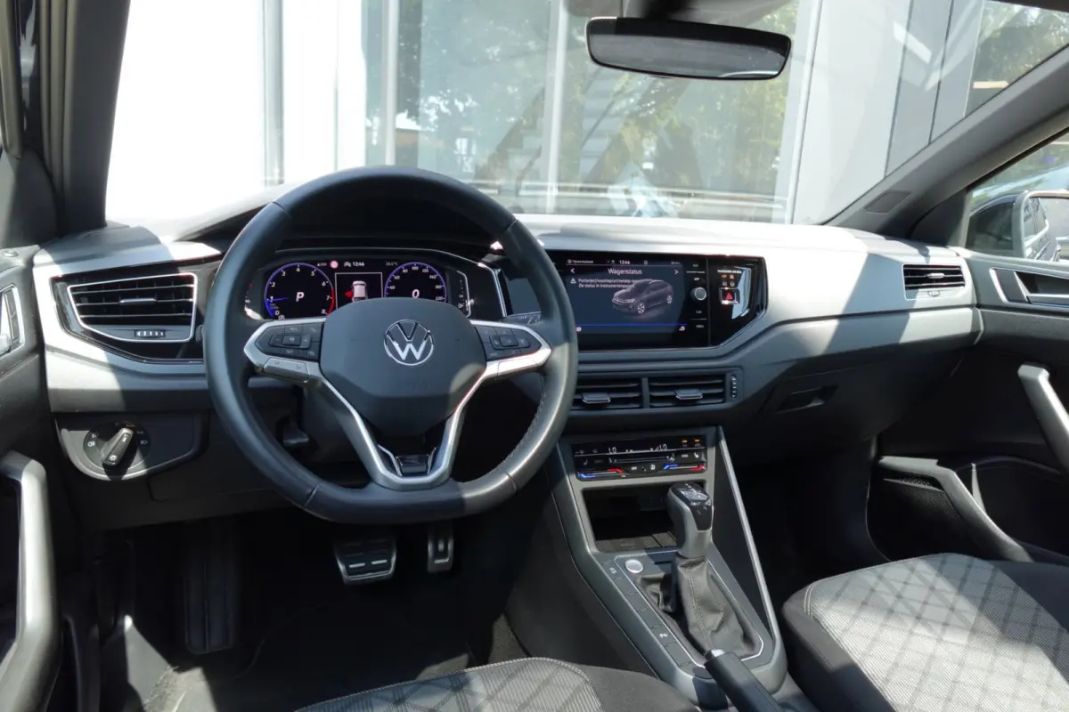 1.5 TSI R-Line PANO CAM CARPLAY'