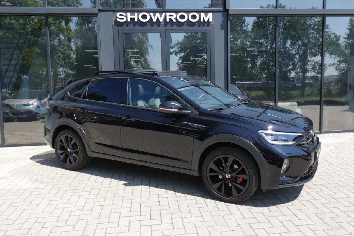 1.5 TSI R-Line PANO KEYLESS CAM